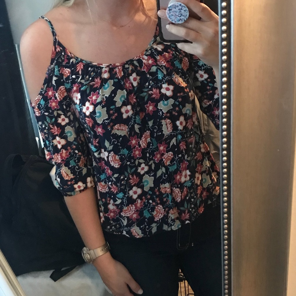 One clothing tank